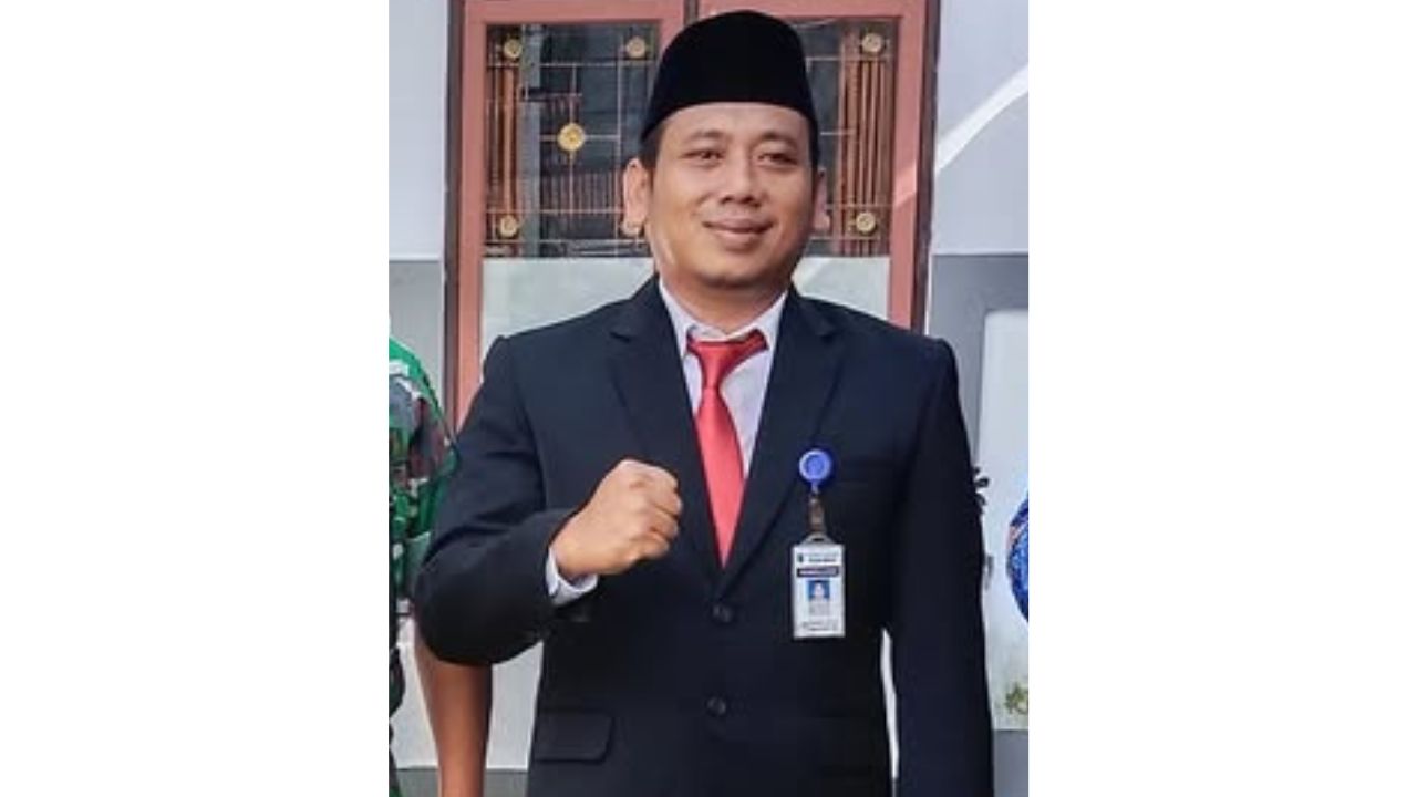 Foto: EKO PURWANTO, S.STP, M.Si, Camat Klirong
Sumber/ Website Kecamatan Klirong
